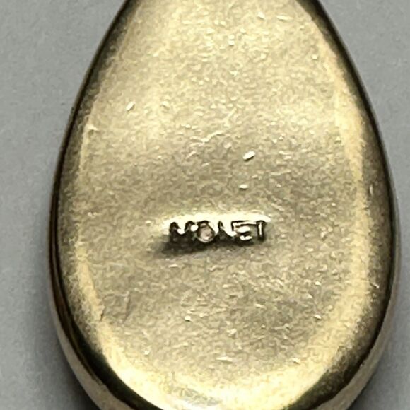 Vintage Monet Teardrop Earrings Mother of Pearl Brown Gray Mosaic Gold Tone - Picture 8 of 10